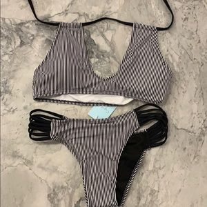 Never worn! Cupshe S black and white bikini